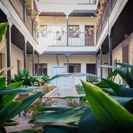 Patio De La Cartuja * إشبيلية